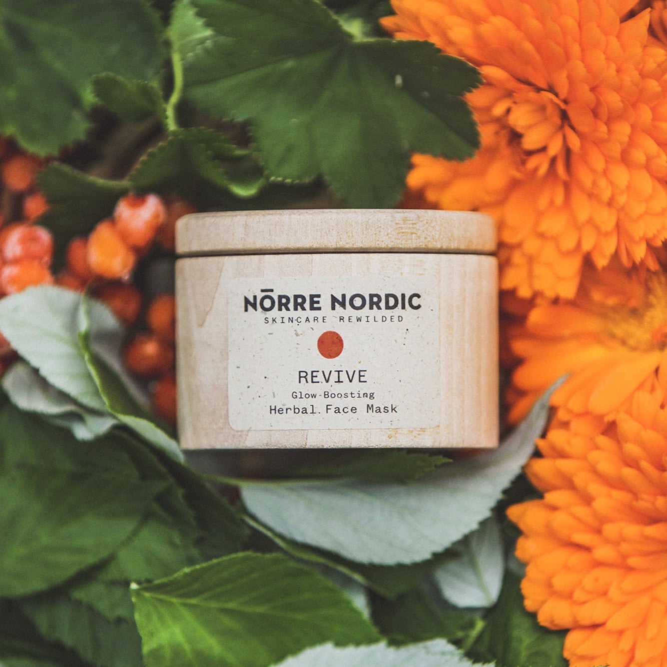 NÖRRE NORDIC - REVIVE Glow-Boosting Herbal Face Mask